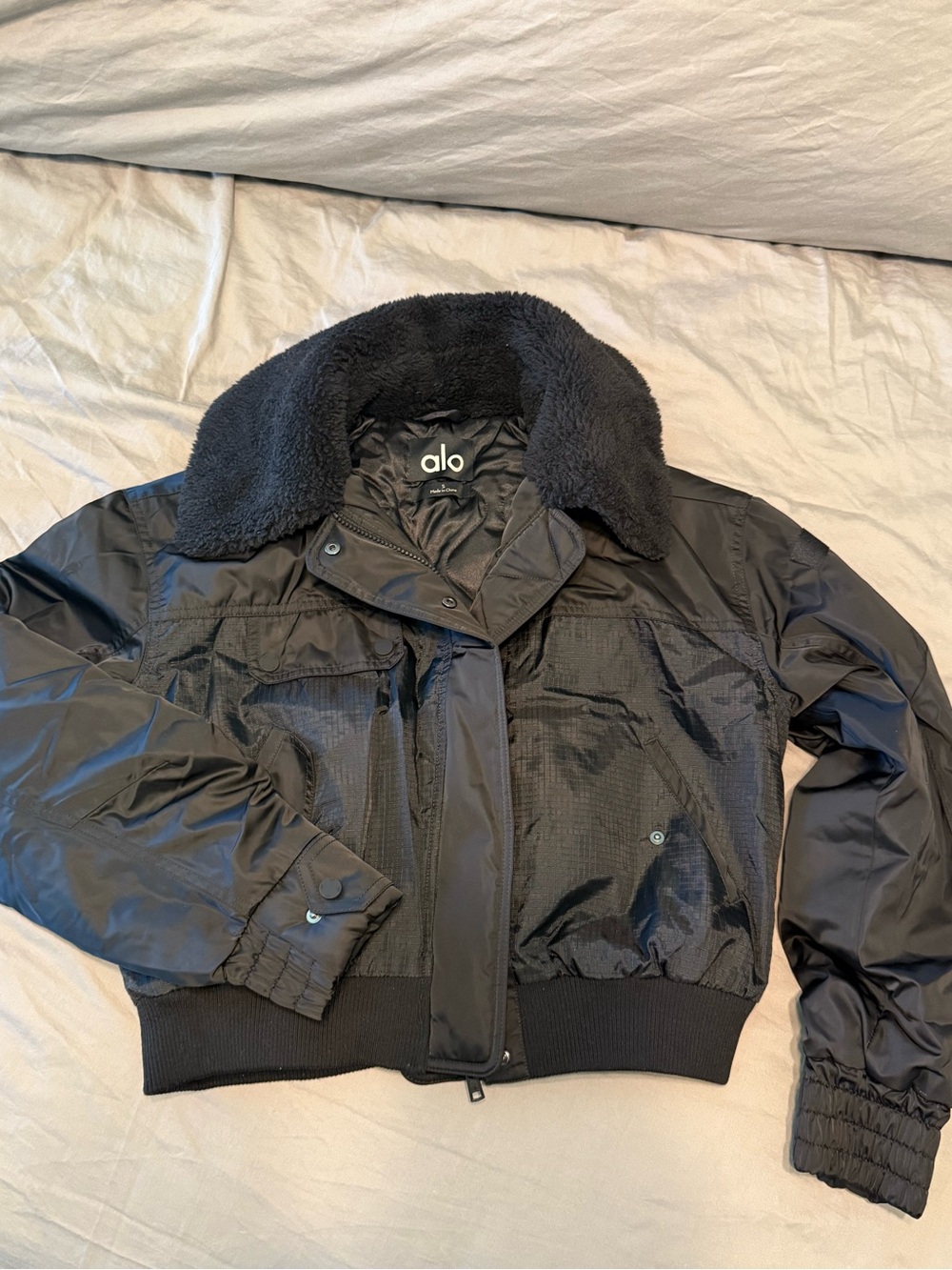 ALO Yoga Blaze Bomber Jacket Black Sherpa Collar Size Small